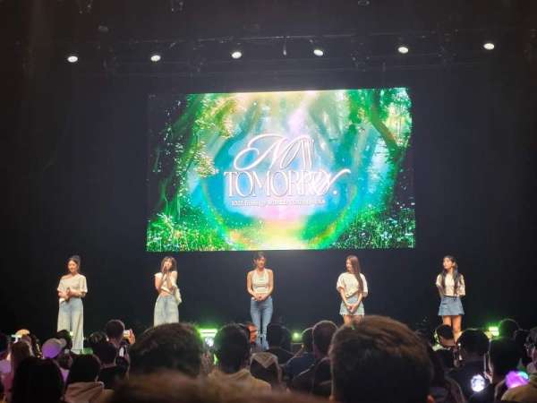 Chicago Theatre, section: MNFL4R, row: JJ, seat: 406