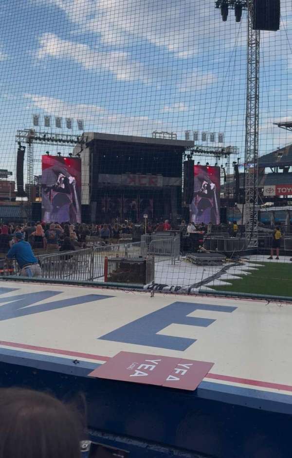 Citizens Bank Park, section: 131, row: 2, seat: 8