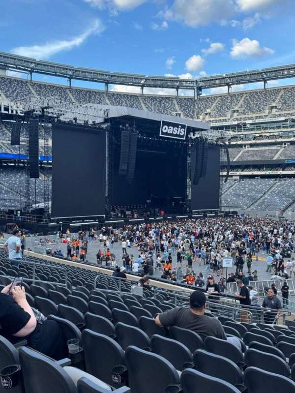 MetLife Stadium, section: 137, row: 23, seat: 15