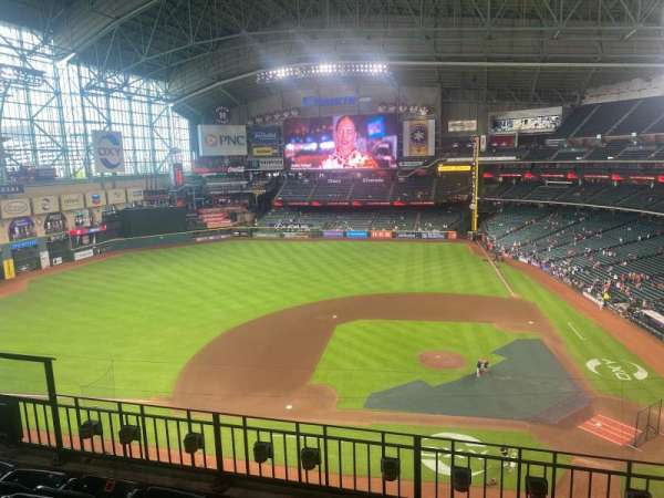 Daikin Park, section: 314, row: 4, seat: 8