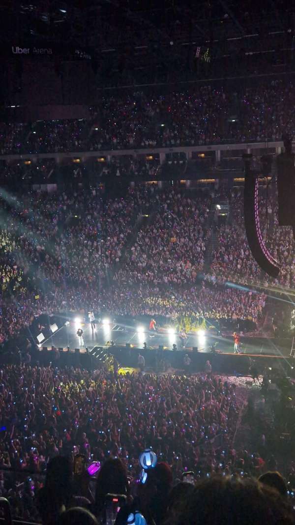 Uber Arena, section: 421, row: 6, seat: 2
