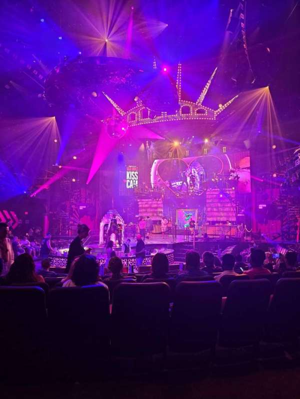 New York-New York Theater, section: 204, row: H, seat: 3