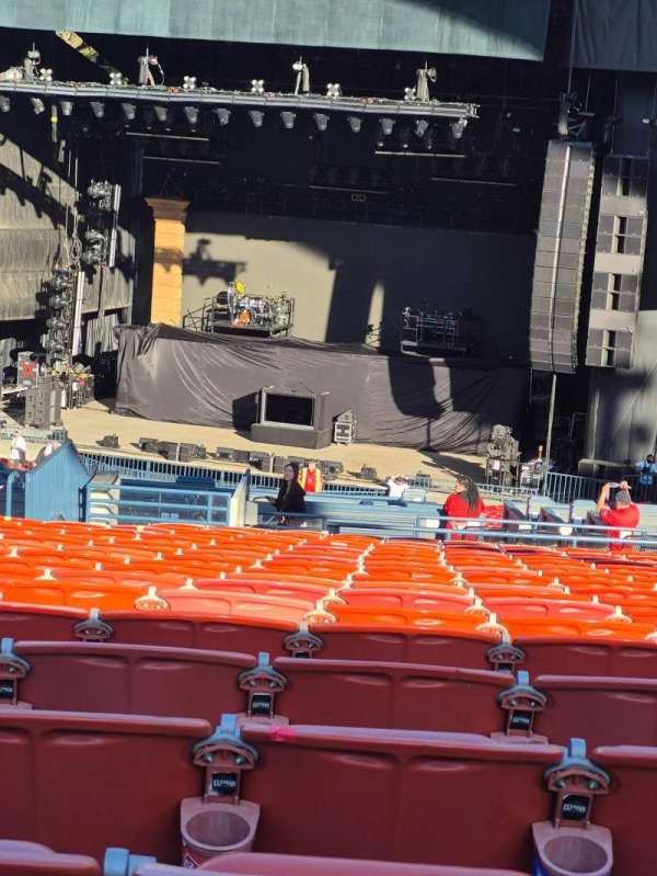 Shoreline Amphitheatre, section: 201, row: U, seat: 36