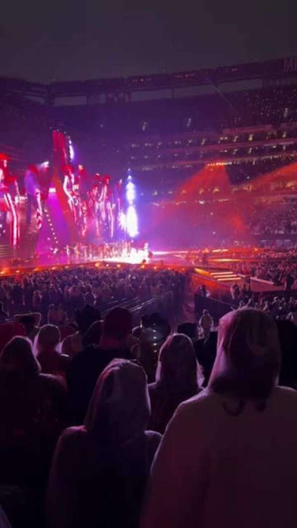MetLife Stadium, section: 139, row: 15, seat: 17