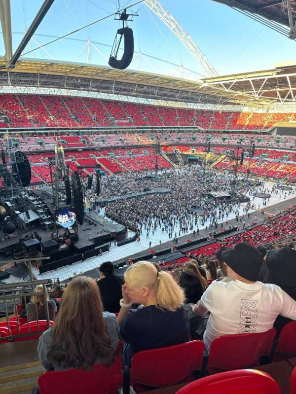 Wembley Stadium, section: 532, row: 18, seat: 162