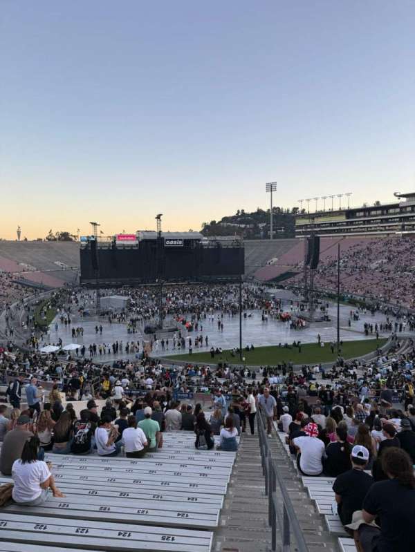 Rose Bowl, section: 10-H, row: 58, seat: 124