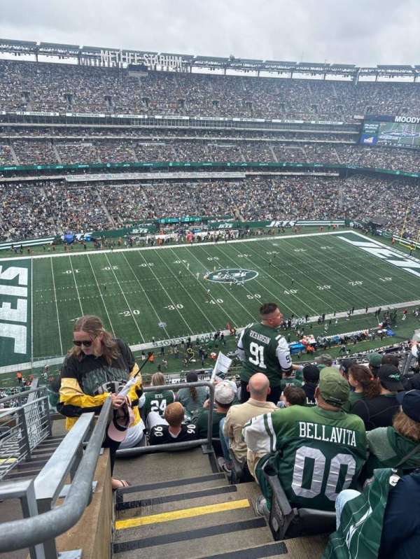MetLife Stadium, section: 316, row: 25