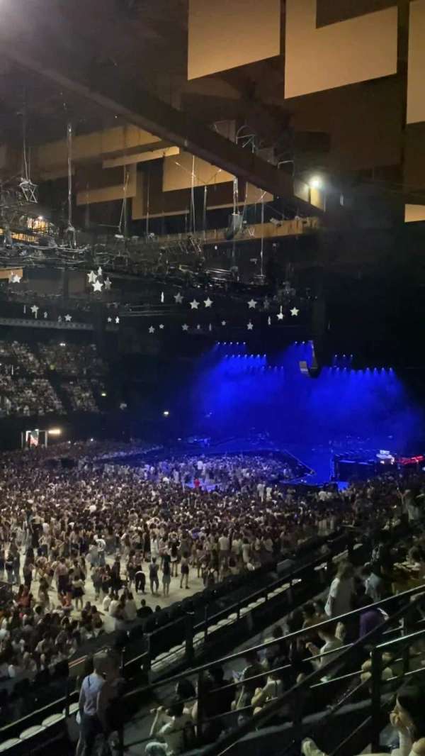 Unipol Arena, section: 2 Anello Est E, row: 2, seat: 16