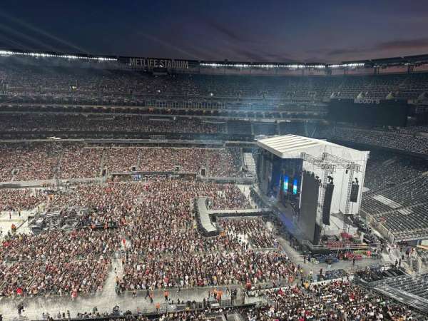 MetLife Stadium, section: 313, row: 1, seat: 11