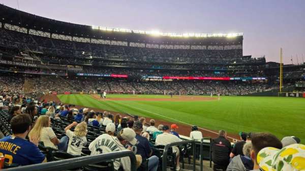 T-Mobile Park, section: 112, row: 9, seat: 16