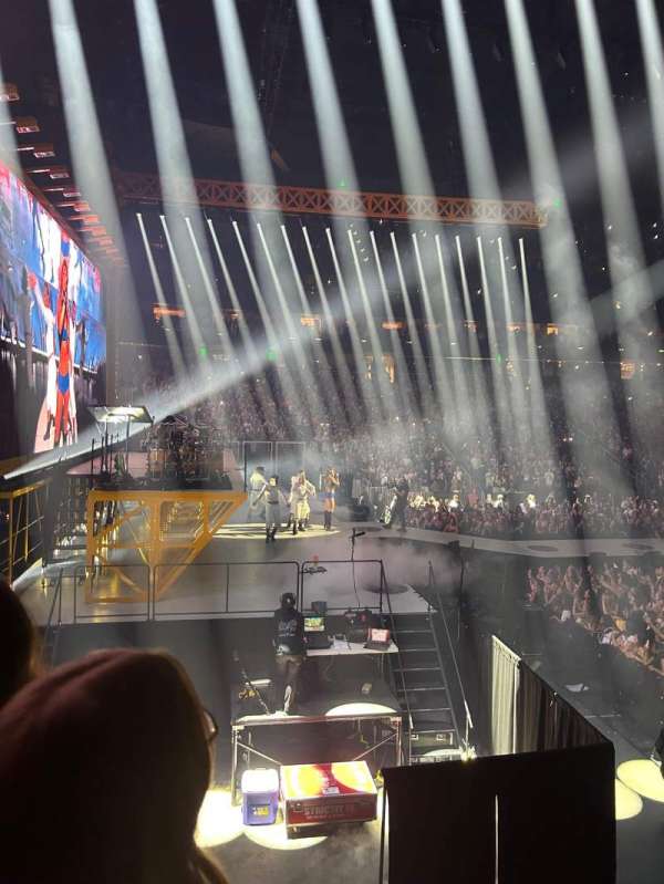 State Farm Arena, section: 122, row: M, seat: 9