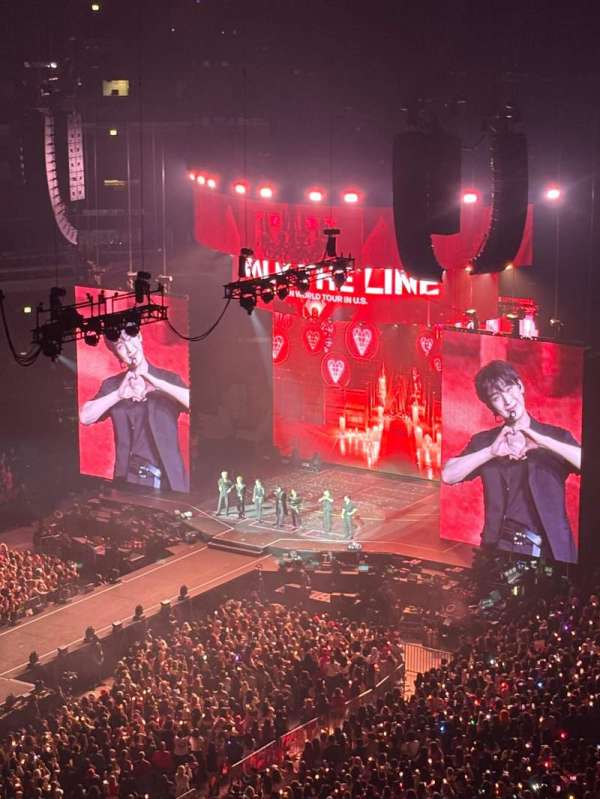 United Center, section: 305, row: 13
