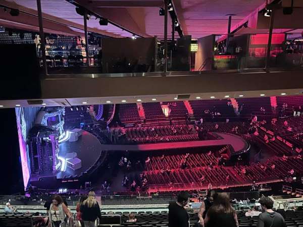 Madison Square Garden, section: 223, row: B25, seat: 1
