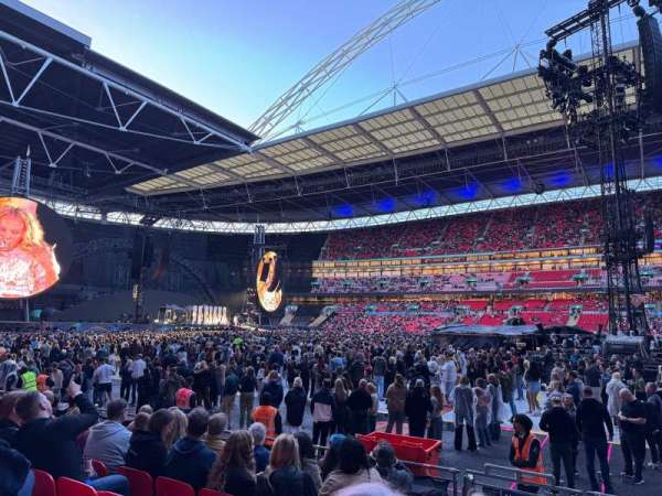 Wembley Stadium, section: 121, row: 9, seat: 275