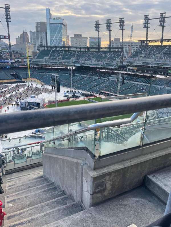 Comerica Park, section: 338, row: 6, seat: 4