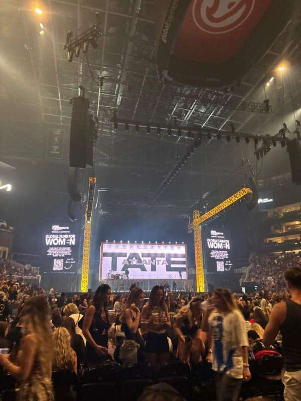 State Farm Arena, section: Floor 6, row: D, seat: 6