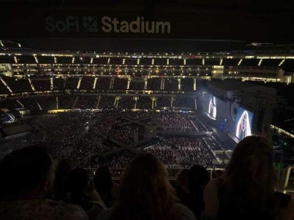 SoFi Stadium, section: 350, row: 4, seat: 3