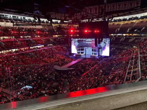 United Center, section: 305, row: 1, seat: 16