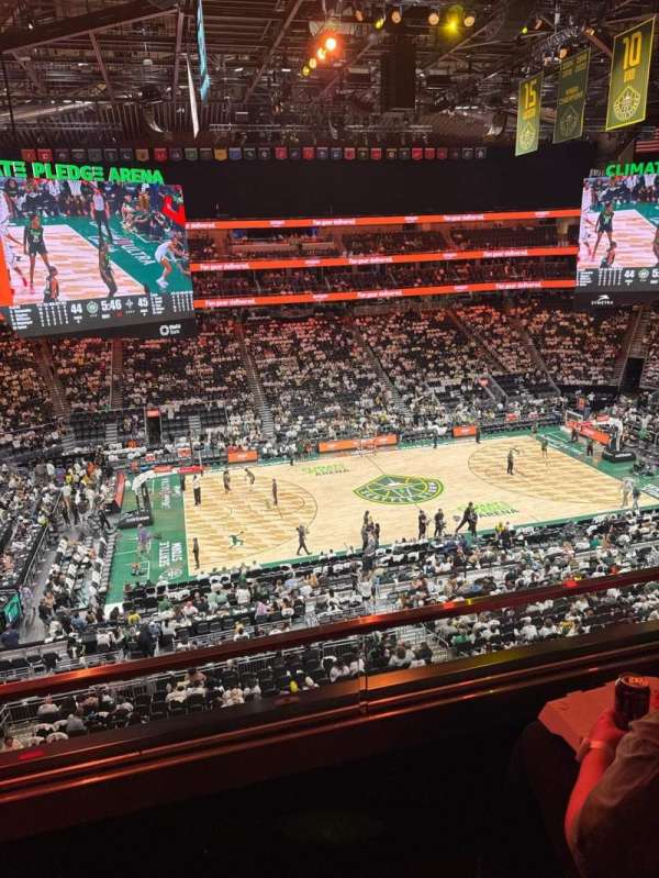 Climate Pledge Arena, section: 115, row: B, seat: 13