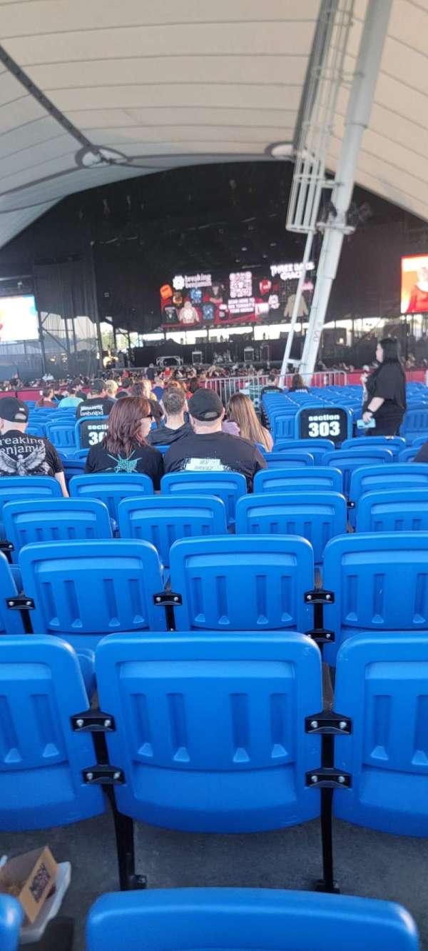 Darien Lake Amphitheater, section: 403, row: 8, seat: 7