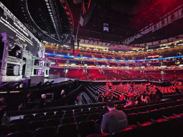 United Center, section: 113, row: 7, seat: 16
