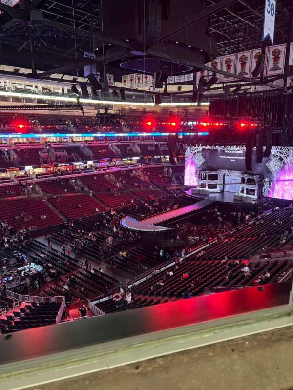 United Center, section: 305, row: 1, seat: 2