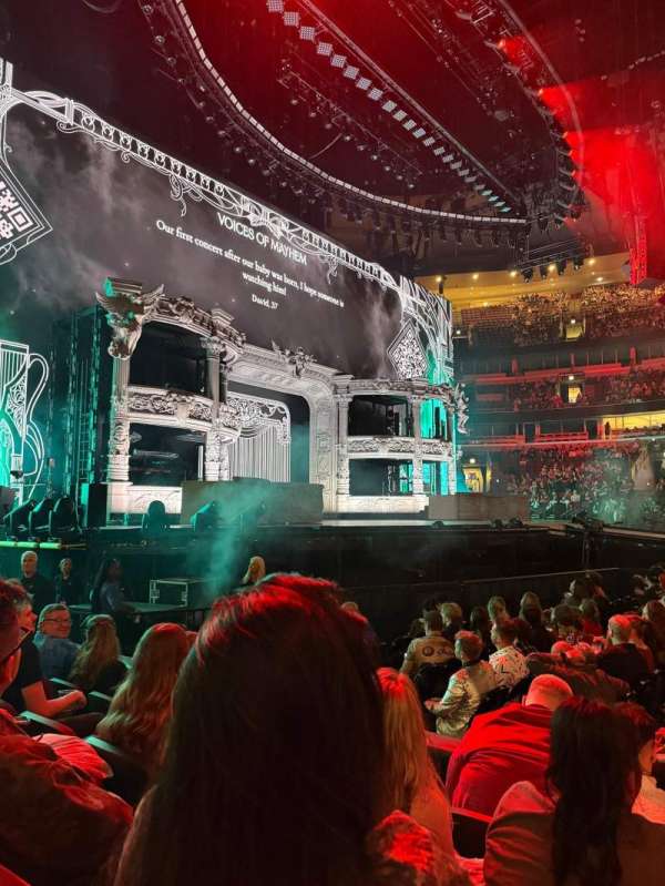United Center, section: 113, row: 4, seat: 4