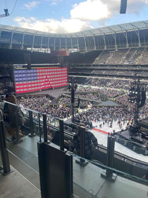 Tottenham Hotspur Stadium, section: 501, row: 6, seat: 42