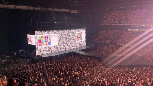 Photo by  at Paris La Défense Arena