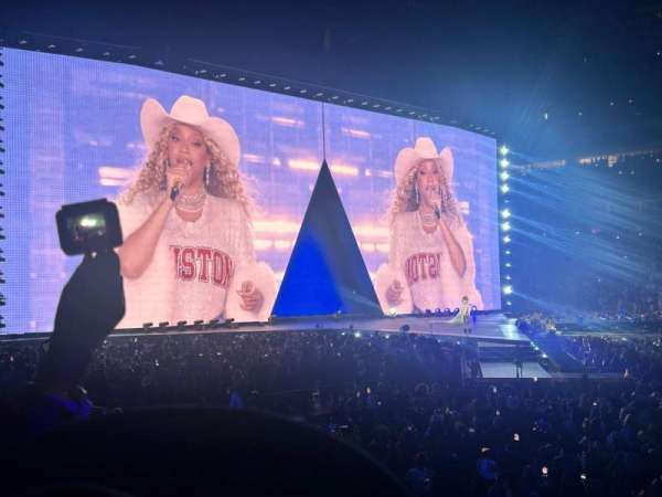 NRG Stadium, section: 106, row: G, seat: 5
