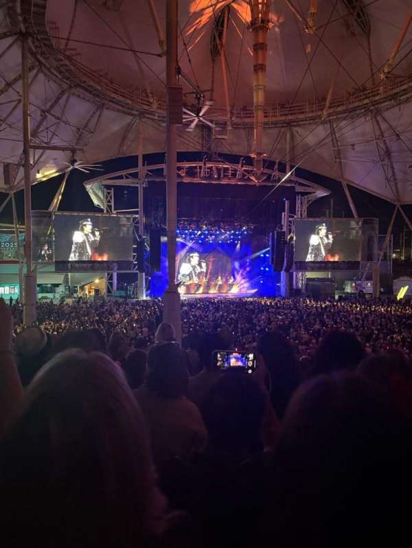 Hartford Healthcare Amphitheatre, section: 305, row: hhh, seat: 7