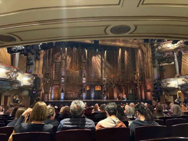 Victoria Palace Theatre, section: Stalls, row: Q, seat: 33