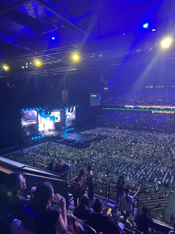 Paris La Défense Arena, section: 405, row: 52, seat: 30