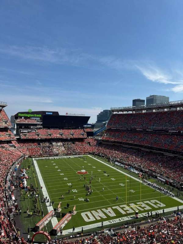 Huntington Bank Field, section: 544, row: 1, seat: 23