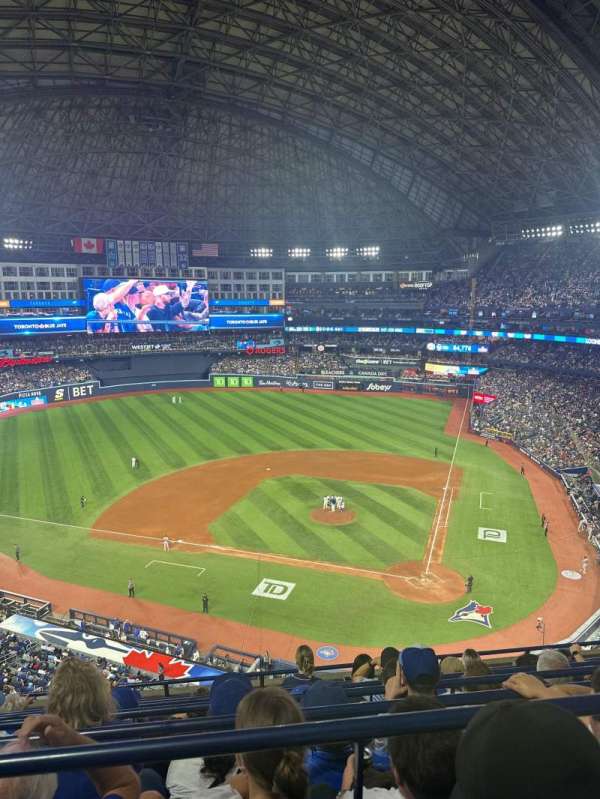 Rogers Centre, section: 527, row: 7, seat: 9