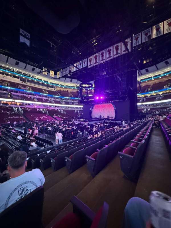 United Center, section: 102, row: 8, seat: 2