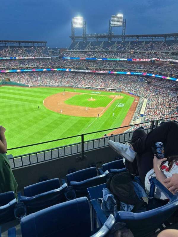 Citizens Bank Park, section: 434, row: 3, seat: 17
