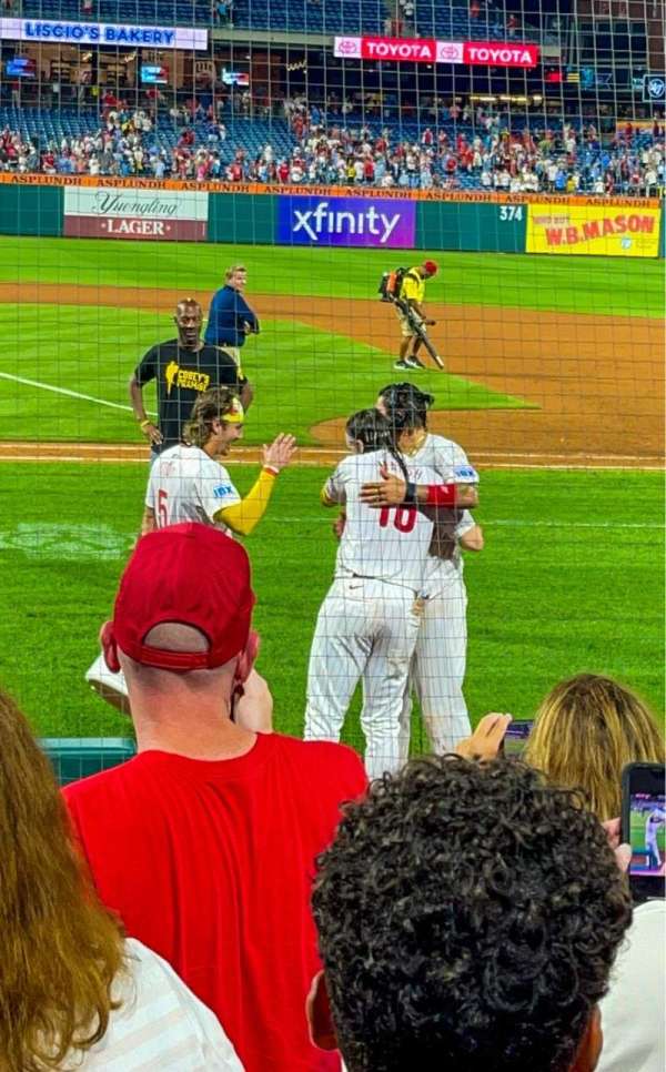 Citizens Bank Park, section: 117, row: 5, seat: 1
