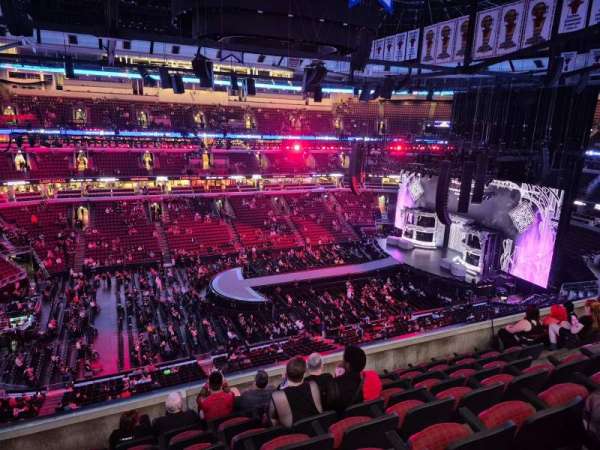 United Center, section: 302, row: 7, seat: 9