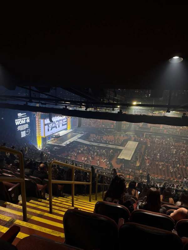 Kia Forum, section: 228, row: 25, seat: 1