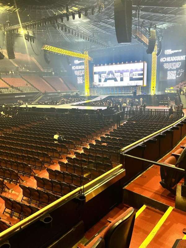 Kia Forum, section: 106, row: 3, seat: 7