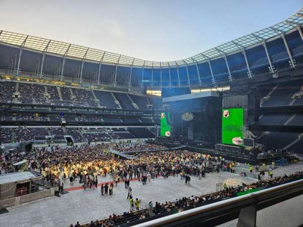 Tottenham Hotspur Stadium, section: Suite 319, row: 1, seat: 670