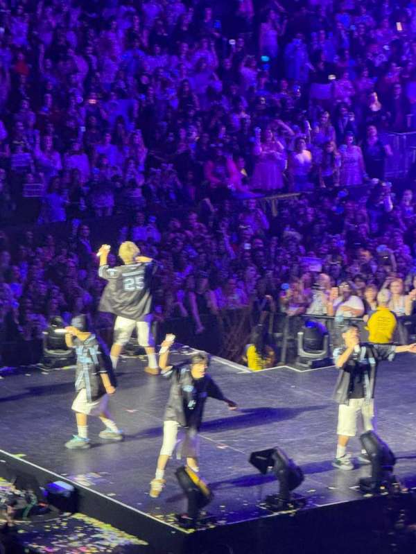 Capital One Arena, section: 213, row: D, seat: 10