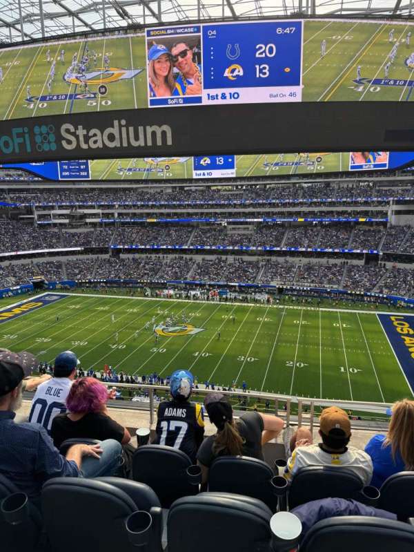 SoFi Stadium, section: 352, row: 4, seat: 10