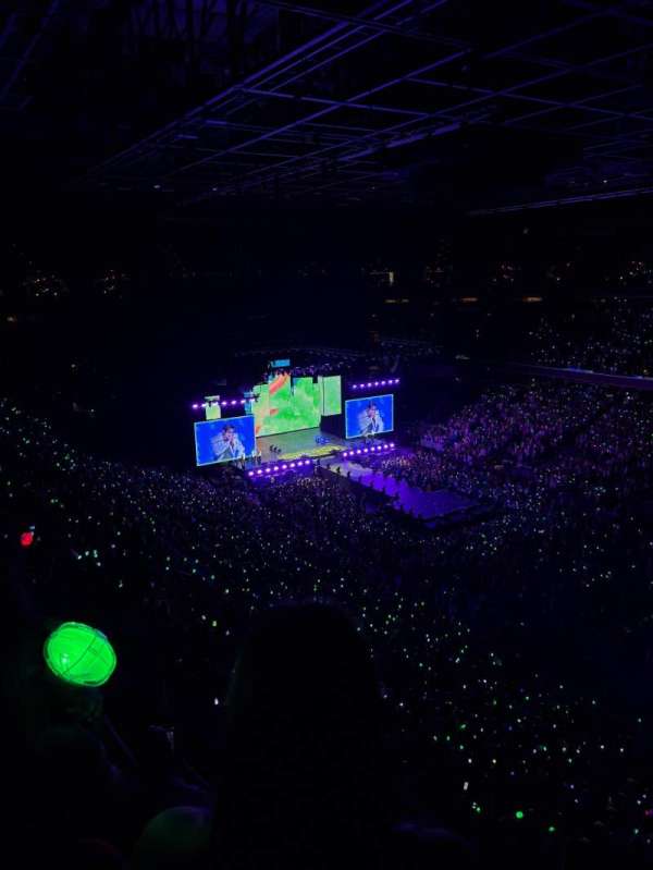 Capital One Arena, section: 406, row: E, seat: 4