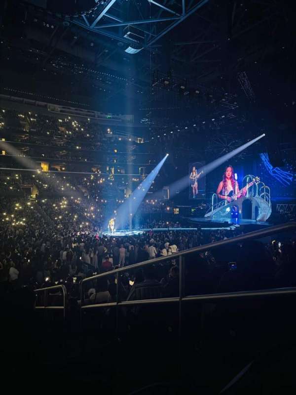 Crypto.com Arena, section: 102, row: 18, seat: 2
