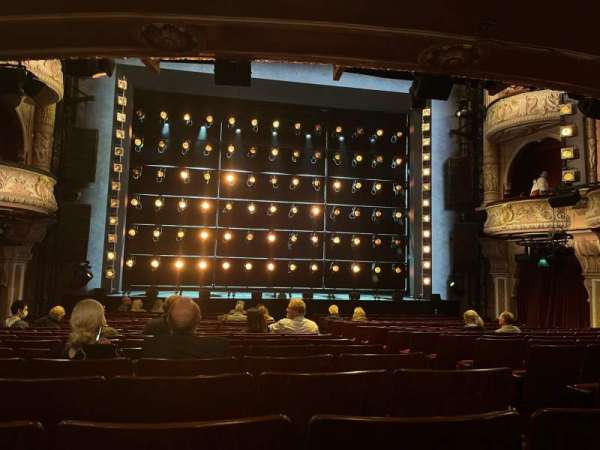 Shaftesbury Theatre, section: Stalls, row: S, seat: 21