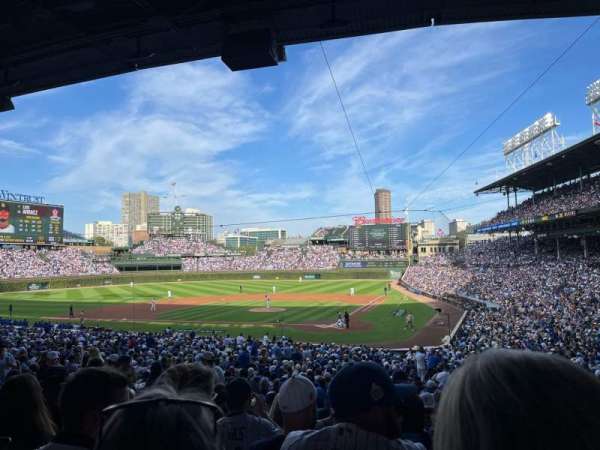 Wrigley Field, section: 215, row: 8, seat: 7