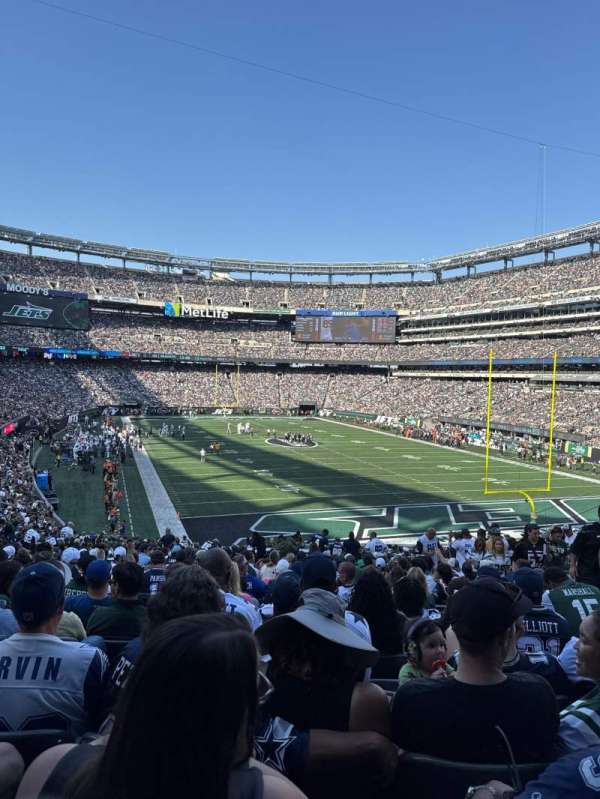 MetLife Stadium, section: 129, row: 37, seat: 6