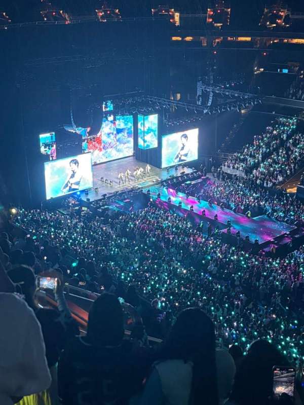 Capital One Arena, section: 403, row: N, seat: 7